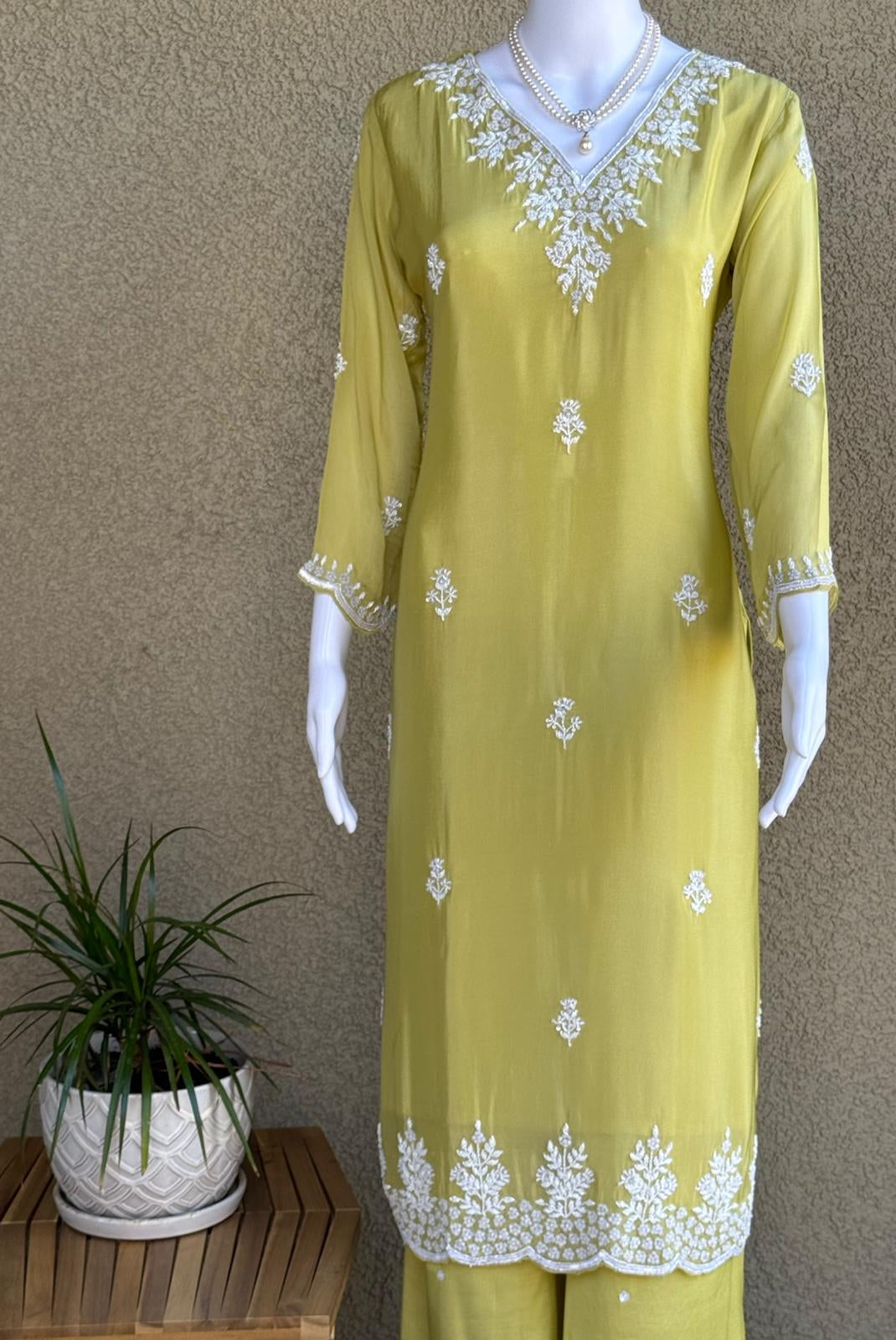 Lemon Glow Elegance